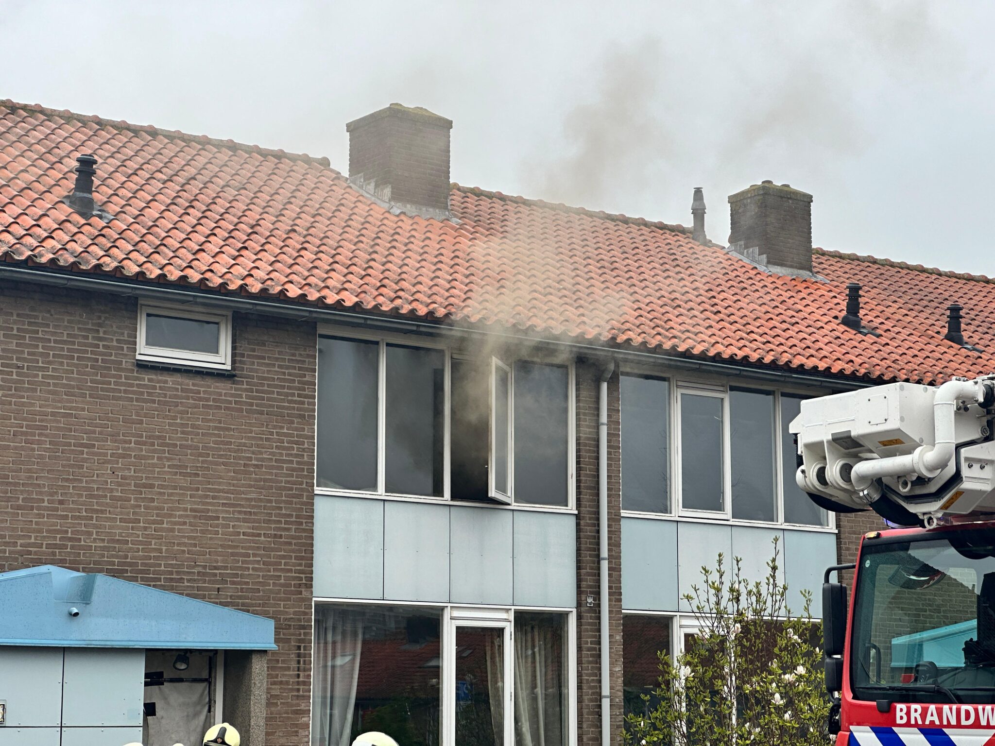 Bewoner Loopt Lichte Brandwonden Op Bij Woningbrand In Leerdam ...